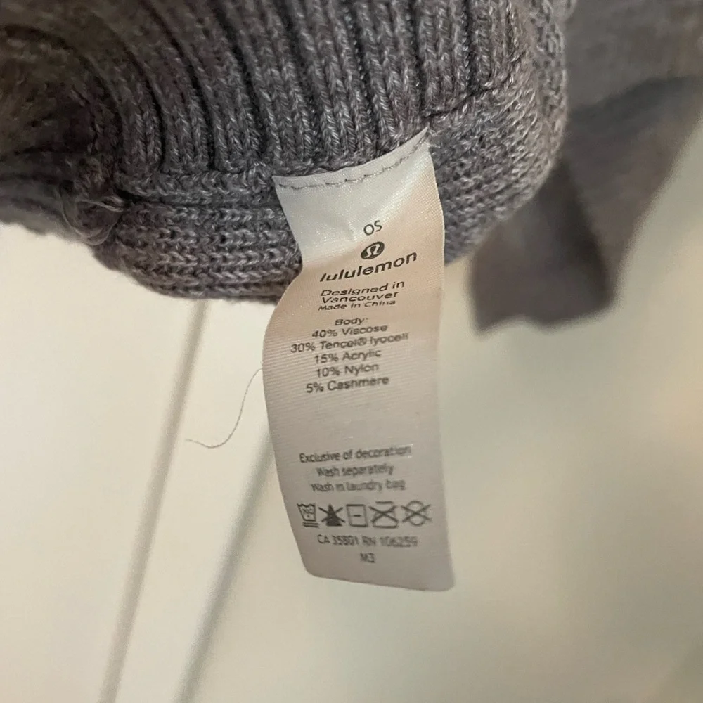 Lululemon Divinity Scarf Poncho Shawl Gray‎ One Size